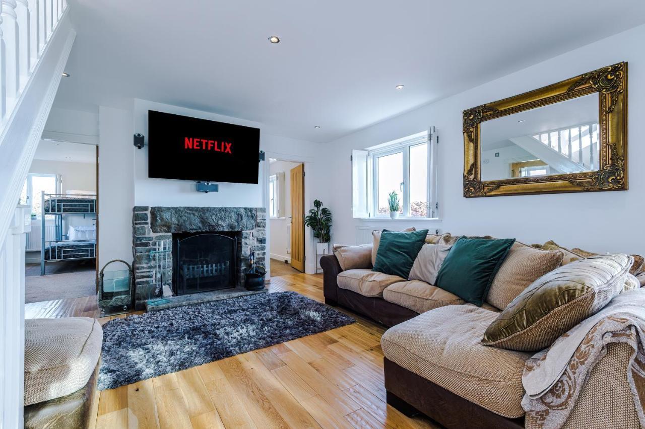 "Woodlands" By Greenstay Serviced Accommodation - Luxury 3 Bed Cottage In North Wales With Stunning Countryside Views & Parking - Close To Glan Clwyd Hospital - The Perfect Choice For Contractors, Business Travellers, Families And Groups Bodelwyddan Exterior foto