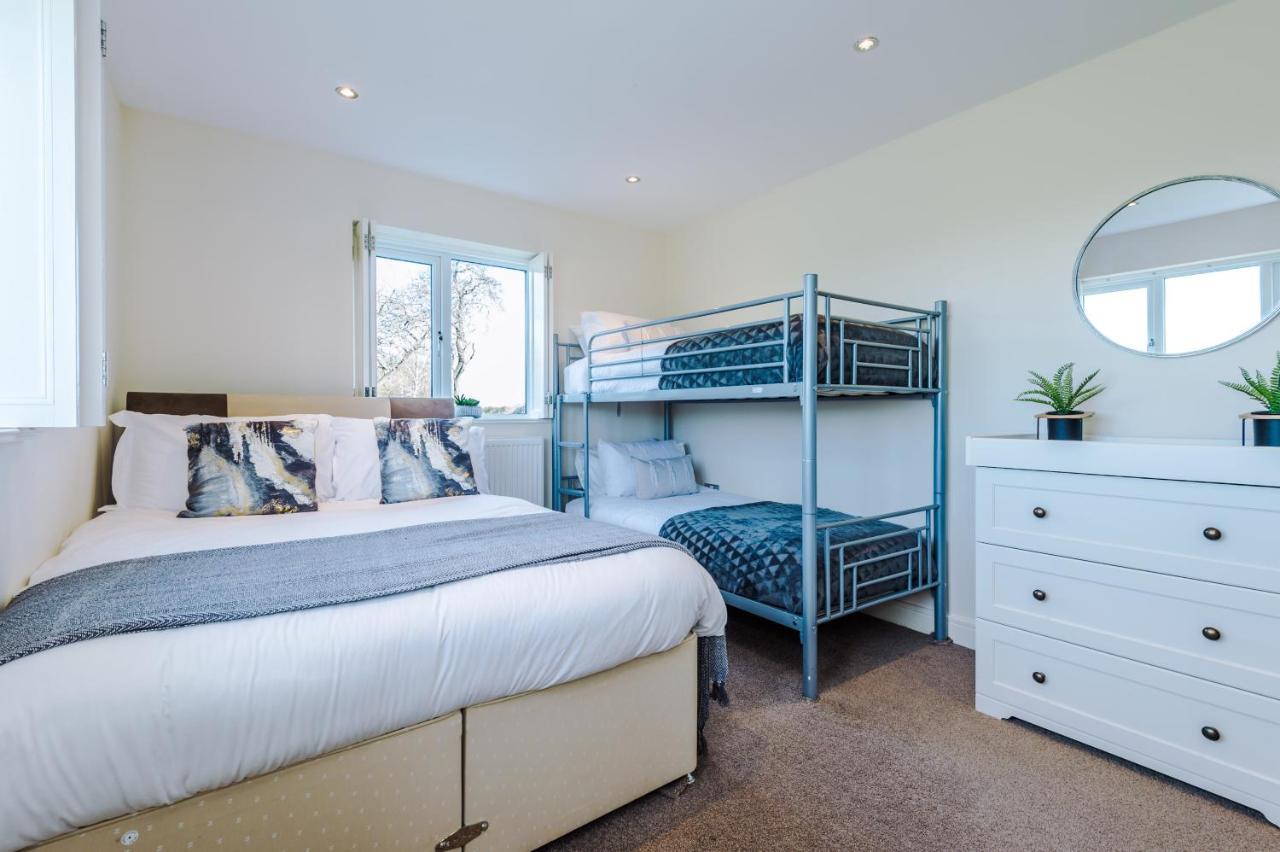 "Woodlands" By Greenstay Serviced Accommodation - Luxury 3 Bed Cottage In North Wales With Stunning Countryside Views & Parking - Close To Glan Clwyd Hospital - The Perfect Choice For Contractors, Business Travellers, Families And Groups Bodelwyddan Exterior foto