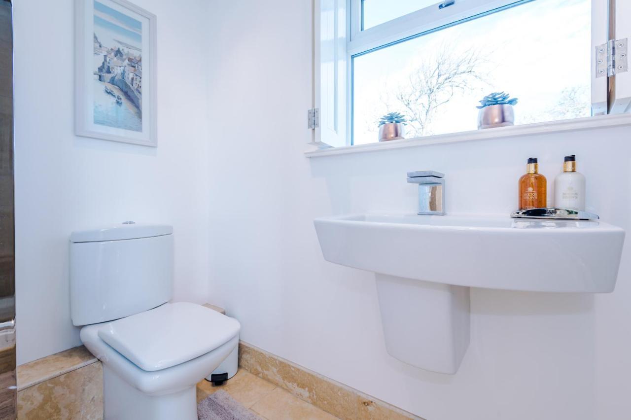 "Woodlands" By Greenstay Serviced Accommodation - Luxury 3 Bed Cottage In North Wales With Stunning Countryside Views & Parking - Close To Glan Clwyd Hospital - The Perfect Choice For Contractors, Business Travellers, Families And Groups Bodelwyddan Exterior foto