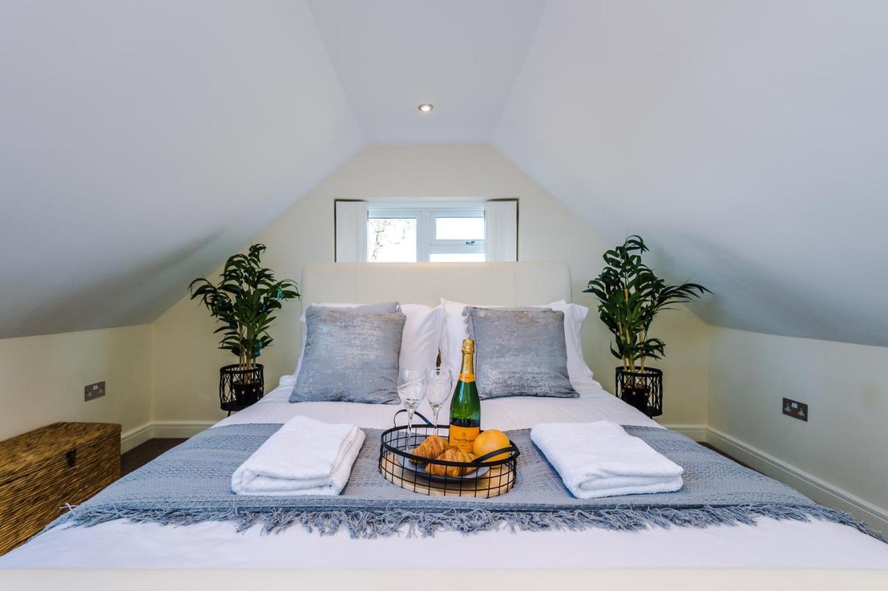"Woodlands" By Greenstay Serviced Accommodation - Luxury 3 Bed Cottage In North Wales With Stunning Countryside Views & Parking - Close To Glan Clwyd Hospital - The Perfect Choice For Contractors, Business Travellers, Families And Groups Bodelwyddan Exterior foto